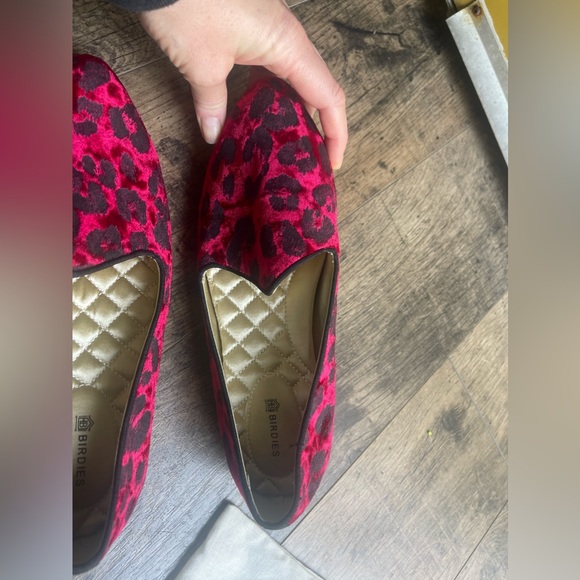 Women’s Birdie house shoes. Pink/ red velvet leopard print. Size 7 1/2 - Picture 6 of 7
